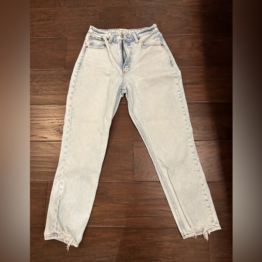 Abercrombie & Fitch The Mom High Rise Curve Love. Size 26